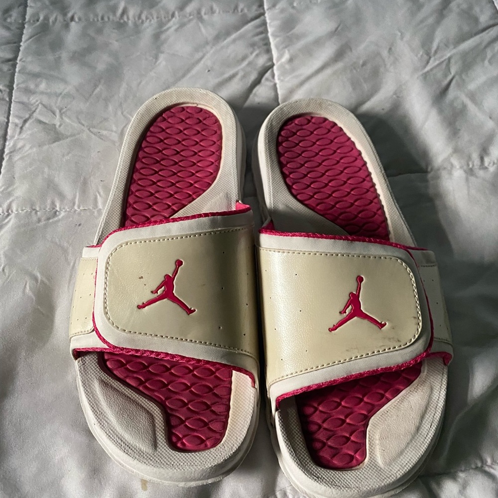 Jordan slides size 7y
